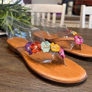 Italiana by‎ Italian Shoemakers Adara Floral Tan Leather Thong Sandals Size 10M